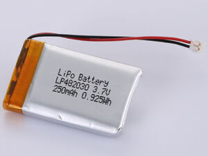 LP482030 3.7V 250MAH 고 용량 리포 패키지 에너지 밀도 150-200 Wh/kg 및 환경 영향 독성 물질을 포함합니다